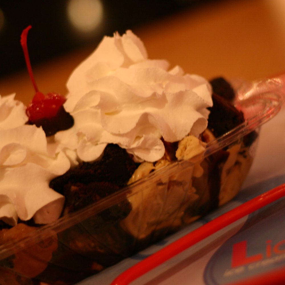 Lique Ice Cream Parlor - Ice Cream & Frozen Yogurt Near Me - Indio, California