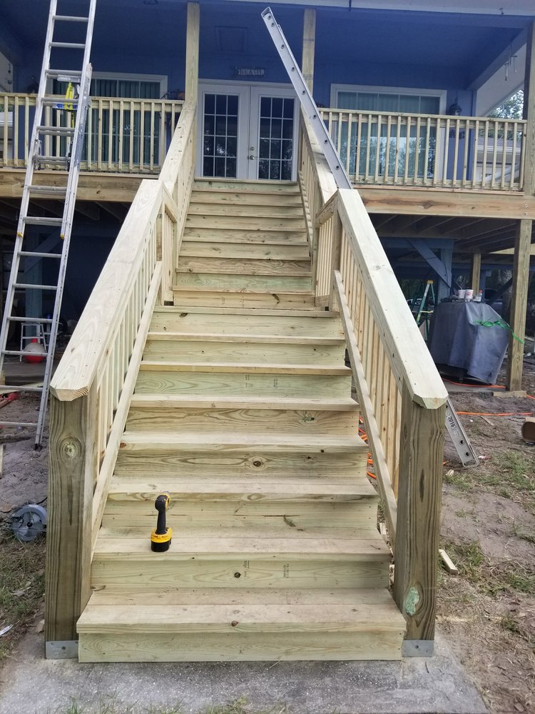 Slide of Hoss Cats Construction