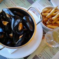 Chai ma Mer - moules au vin blanc, persil et oignon...