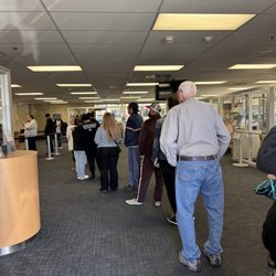 Golden 1 Credit Union - Line to the door is a constant thing here