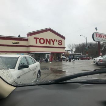 Tony's Fresh Market - Front view Tony's on Elston - Grocery Near Me - Chicago, Illinois