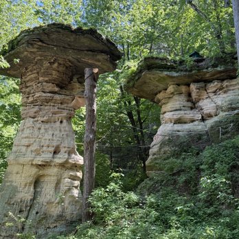Dells Boat Tours - Sandstone rocks where a dog jumped from one rock to the next then back again - Boat Tours Near Me - Wisconsin Dells, Wisconsin Dells Boat Tours - Sandstone rocks where a dog jumped from one rock to the next then back again - Boat Tours Near Me - Wisconsin Dells, Wisconsin