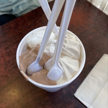 Yogurt Mill - 4 flavors mix, peanut butter. Chocolate, marshmallows and coconut - Ice Cream & Frozen Yogurt Near Me - El Cajon, California Yogurt Mill - 4 flavors mix, peanut butter. Chocolate, marshmallows and coconut - Ice Cream & Frozen Yogurt Near Me - El Cajon, California