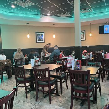 Pho Thien Vietnamese Kitchen - Dining area - Vietnamese Near Me - Naperville, Illinois Pho Thien Vietnamese Kitchen - Dining area - Vietnamese Near Me - Naperville, Illinois