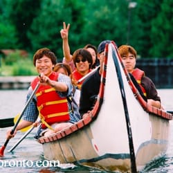 Canoe Toronto - International students from S.Korea try paddling a canoe for the first time in their lives during the outing on Toronto Islands.