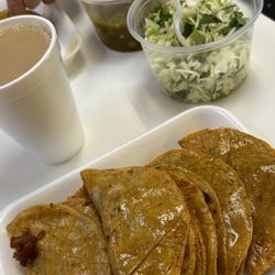 Taqueria la Rosa Nautica - Café en Leche, all the Tacos I could eat in one sitting, salad and salsa. Scrumptious!