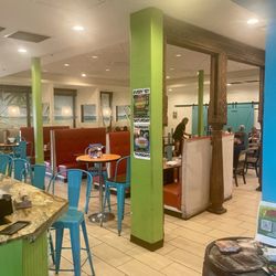 Jerk Hut Restaurant - Dining area