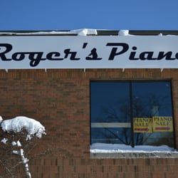 Roger's Piano - Front of the new Roger's Piano showroom.