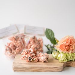Choco le'a - Seasonal Item: Strawberry Crunch a le'a