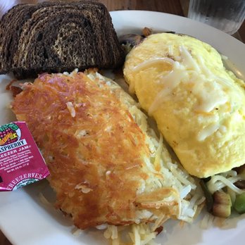 Wild Huckleberry - Granny Smith omelette, has apples & German sausage - Breakfast & Brunch Near Me - Wenatchee, Washington