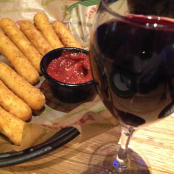 Applebee's Grill + Bar - Fried cheese with a Syrah...classy...LOL! - American Near Me - Elizabeth, New Jersey