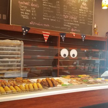 Donut Central & Fuelpresso - Inside - Donuts Near Me - Winter Park, Florida