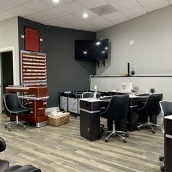 The Nail Shop - Nail stations