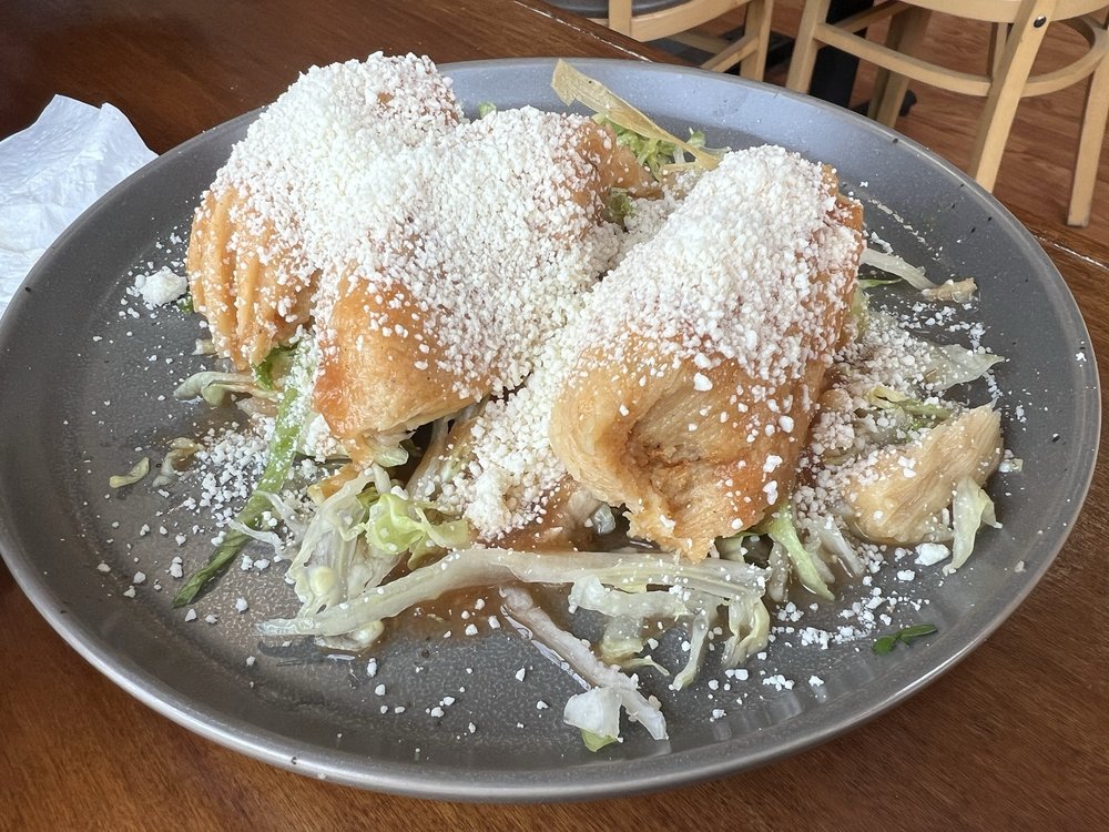 Pupuseria El Centro Americano