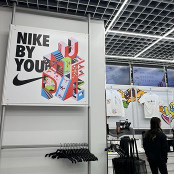 nike shinsaibashi