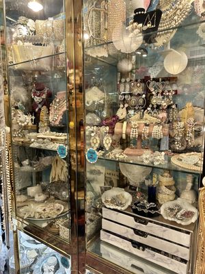 JuJu's Vintage by null