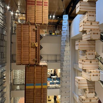 Le Café Louis Vuitton - Cafes Near Me - New York, New York Le Café Louis Vuitton - Cafes Near Me - New York, New York