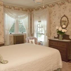 Red Forest Bed & Breakfast - Tea Party Room