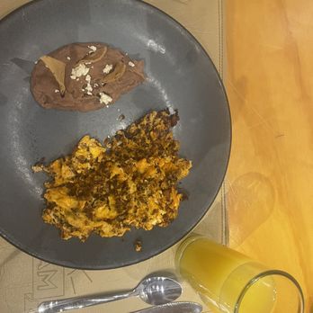Pan AM - Huevos con chorizo, refried beans. Excellent - Bakeries Near Me - Oaxaca, OAX Pan AM - Huevos con chorizo, refried beans. Excellent - Bakeries Near Me - Oaxaca, OAX