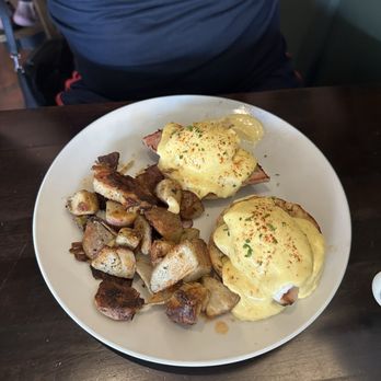 Branch Breakfast - Benedict - Breakfast & Brunch Near Me - Fresno, California Branch Breakfast - Benedict - Breakfast & Brunch Near Me - Fresno, California