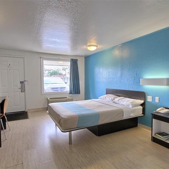 Motel 6 - Guest Room - Hotels Near Me - Ann Arbor, Michigan