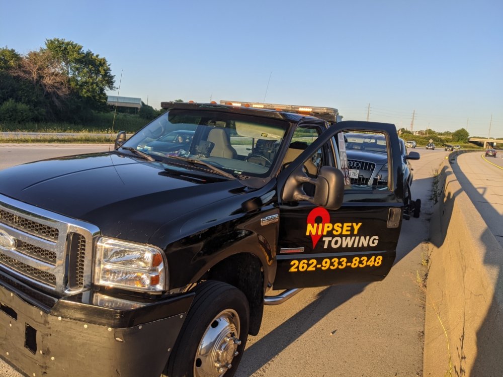 NIPSEY TOWING Updated September 2024 Request a Quote West Allis