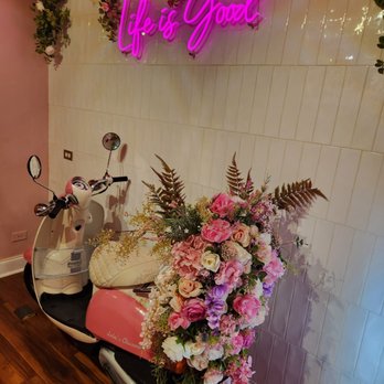 Lola's Handcrafted Churros - Cute decor! - Desserts Near Me - Lisle, Illinois Lola's Handcrafted Churros - Cute decor! - Desserts Near Me - Lisle, Illinois