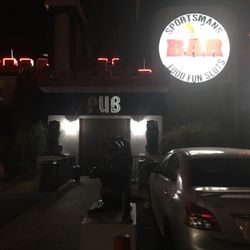 Sportsmans Bar - Front