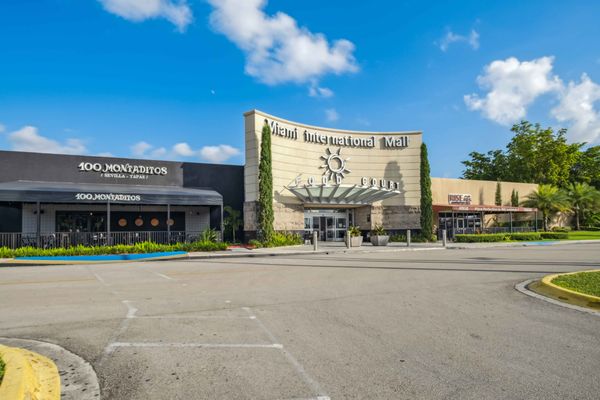 Miami International Mall by null