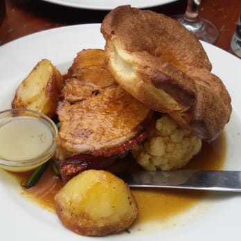 The Greenwich Union - Sunday roast pork at the Union - British Near Me - London, XGL
