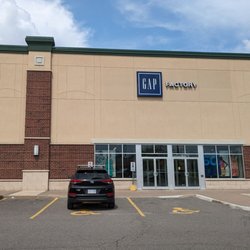Ottawa Trainyards - Gap Outlet