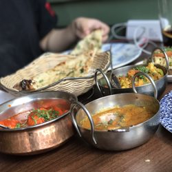 Haweli - garlic naan/ mixed vegetables//biryani//chicken bhagara