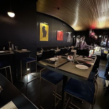 aRoqa - Empty restaurant but they still said they couldn't seat us without a reservation (they eventually caved) - Indian Near Me - New York, New York
