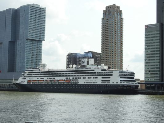 Cruise Terminal Rotterdam by null