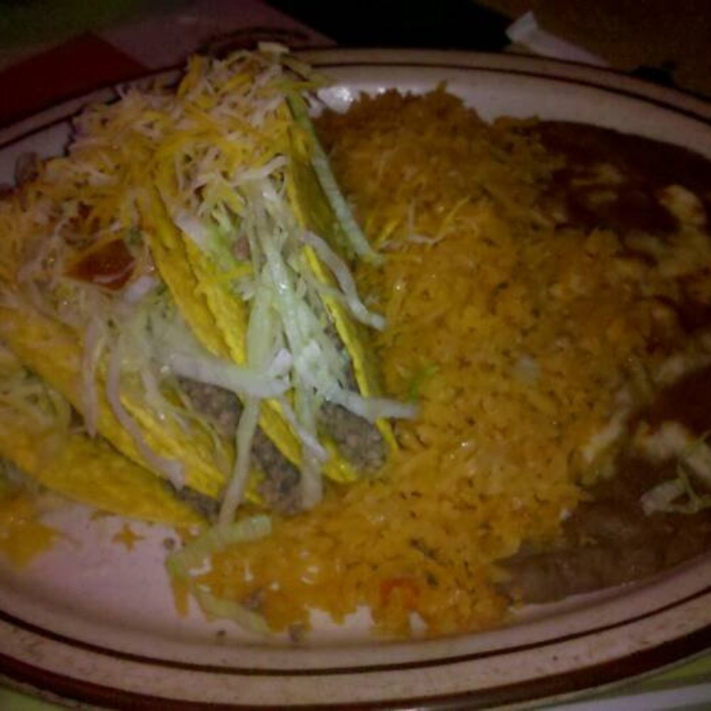 Fiesta Cinco Demayo Restaurant - #4 Taco platter. Get the tacos off the rice ASAP. Steam will make you eat em like a sandwich - Mexican Near Me - Willimantic, Connecticut