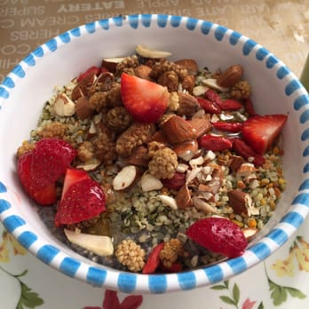 Passion - Chia Porridge - with goji berries, cacao nibs, hemp, bee pollen, mulberries, almonds, honey, rice coconut milk! - Gluten-Free Near Me - Santa Eulària des Riu, PM
