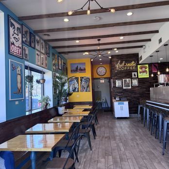 Cafe Urbano - Dining area - Cafes Near Me - Chicago, Illinois