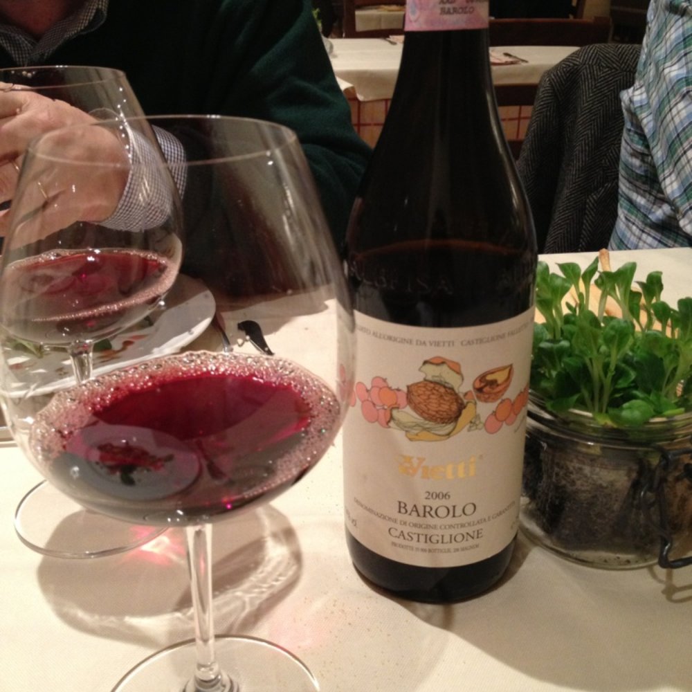 Osteria La Torre - Barolo red wine, very good. - Italian Near Me - Cherasco, CN