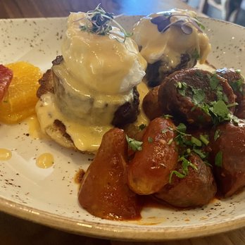 Casa Del Toro - Benedict del Toro w tangy pepper sauce potatoes - Latin American Near Me - Hayward, California