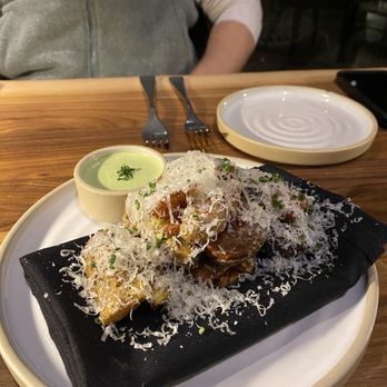 Level 5 Rooftop Restaurant - Potato Tender Apptz - Cocktail Bars Near Me - Albuquerque, New Mexico