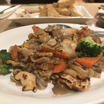 Racha Café - pad see ew - Thai Near Me - Berkeley, California