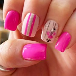 Blooming Nails