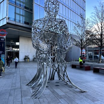 The View From The Shard - "WE" by Jaume Plensa - Landmarks & Historical Buildings Near Me - London, XGL