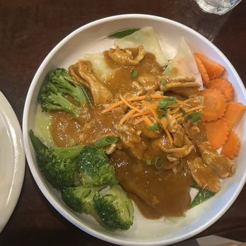 Lemongrass Thai Kitchen - Praram - Thai Near Me - Oviedo, Florida