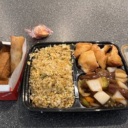 Cynthia's Chinese Restaurant - Combination plate B: lemon chicken, mongolian beef, chicken fried rice, just mehhh (19ish tax in)