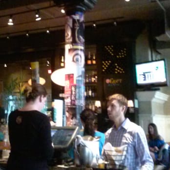 Max's Trumbull Kitchen - New American Near Me - Hartford, Connecticut