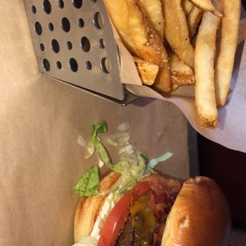 Chili's - Bars Near Me - Hollywood, Florida