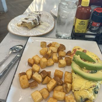 The Brunch District - Cali omelet and cinnamon roll French toast. - Breakfast & Brunch Near Me - Addison, Texas The Brunch District - Cali omelet and cinnamon roll French toast. - Breakfast & Brunch Near Me - Addison, Texas