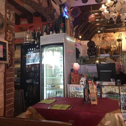 Pizzeria Vesuvio - Restaurant from inside