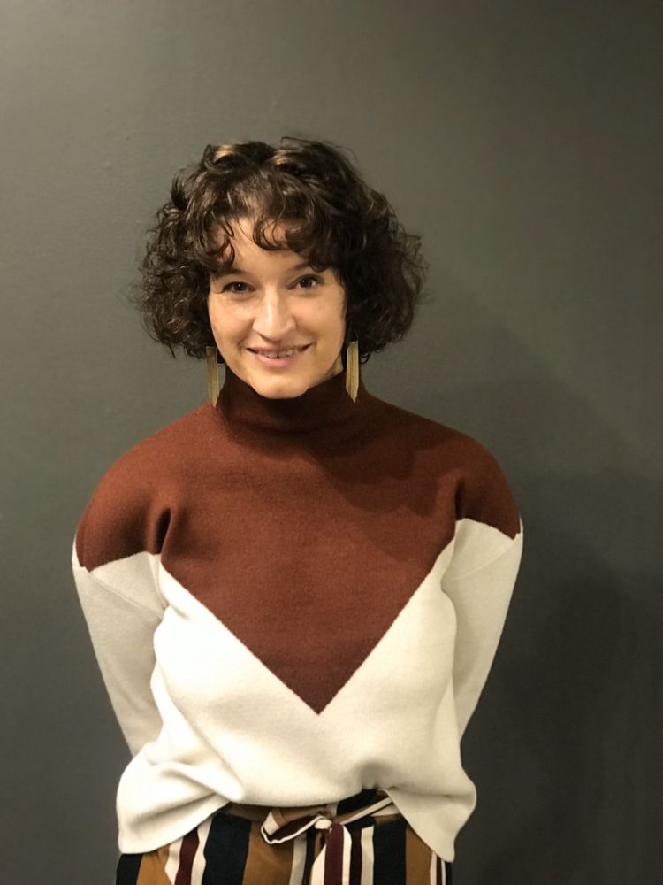 Julia @ Part 3 Salon Logo